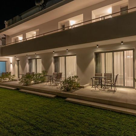 Mera Apartments สตาวรอส ภายนอก รูปภาพ