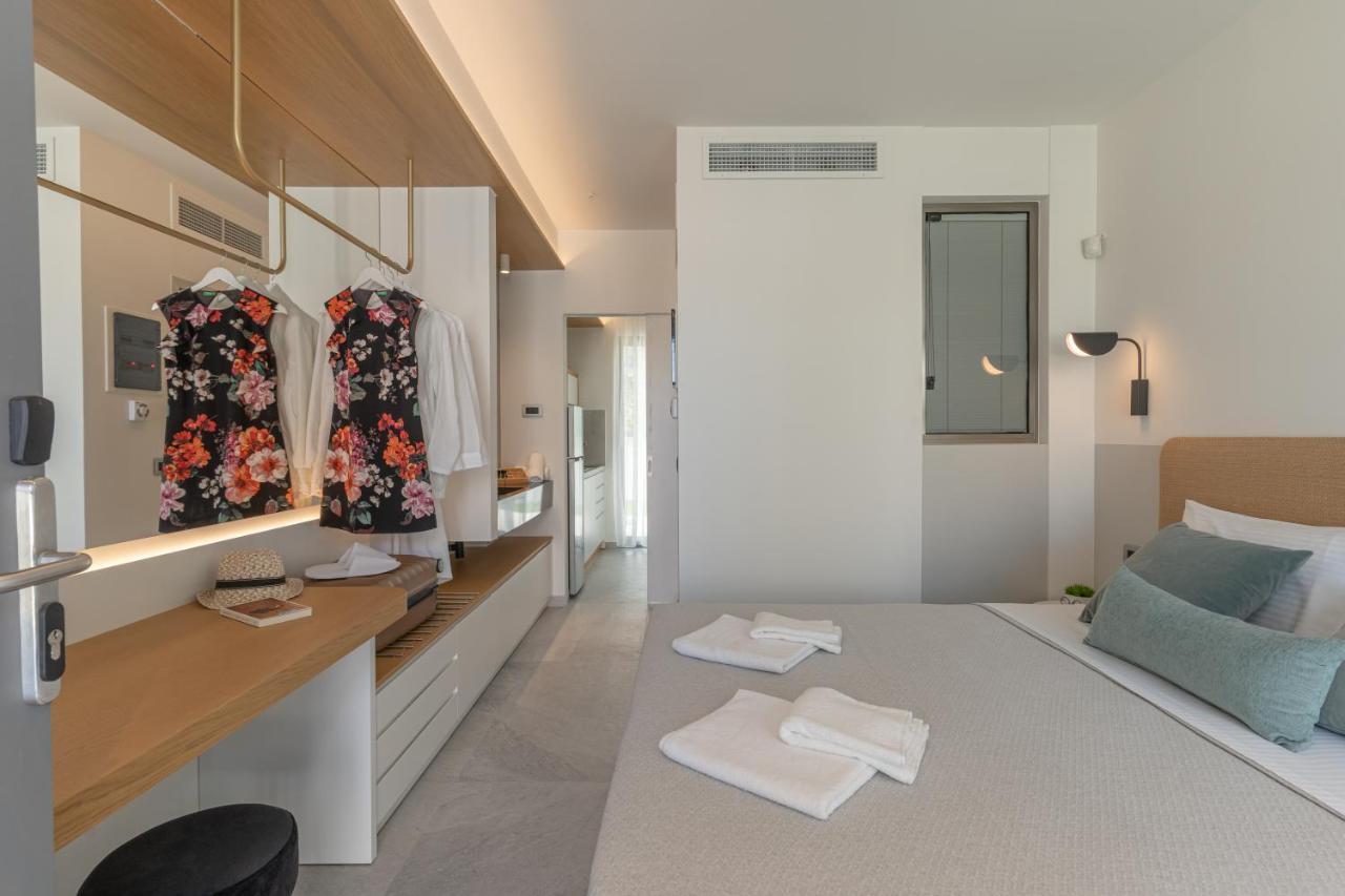 Mera Apartments สตาวรอส ภายนอก รูปภาพ