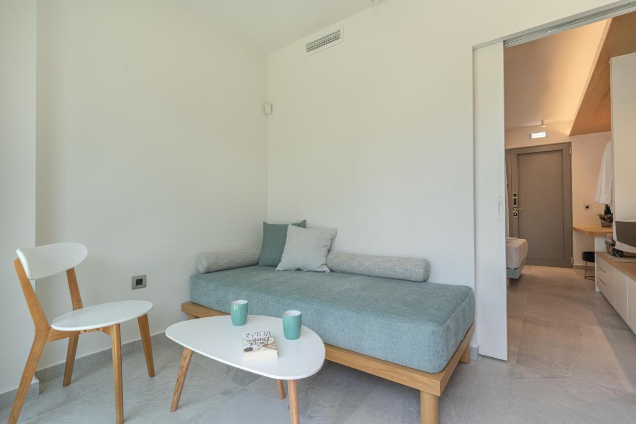 Mera Apartments สตาวรอส ภายนอก รูปภาพ