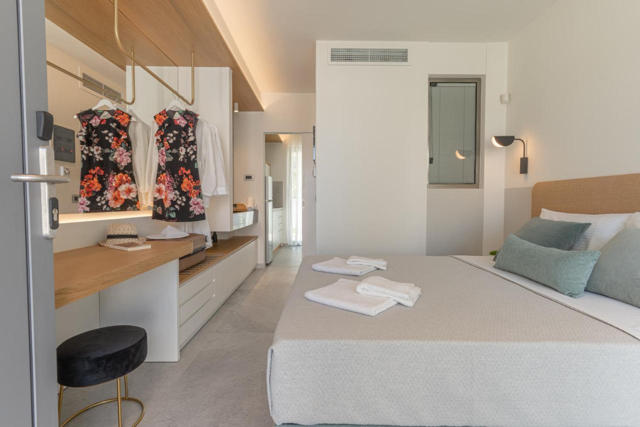 Mera Apartments สตาวรอส ภายนอก รูปภาพ