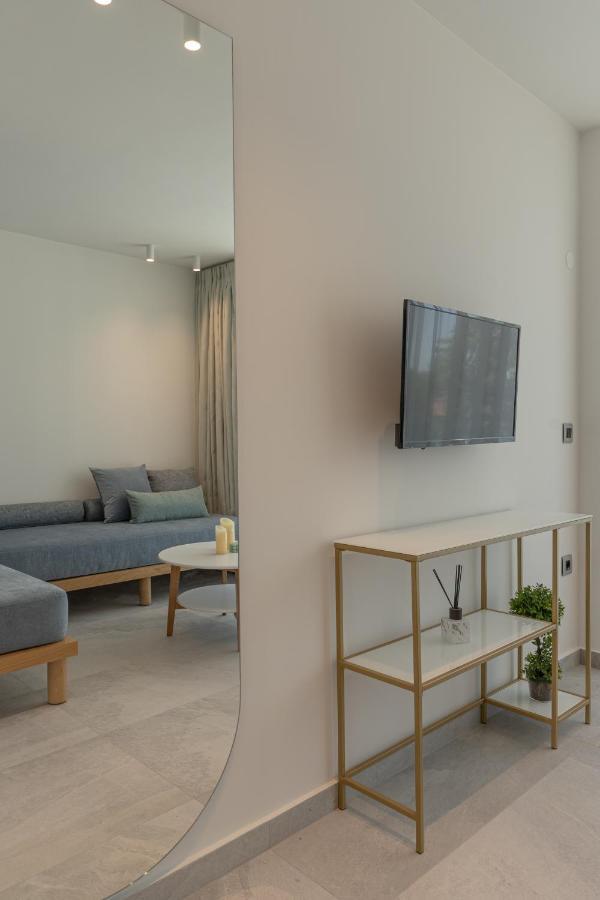 Mera Apartments สตาวรอส ภายนอก รูปภาพ
